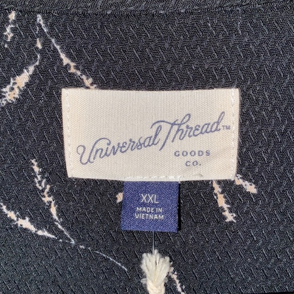 ✅Universal Thread wrap front blouse - Picture 5 of 7